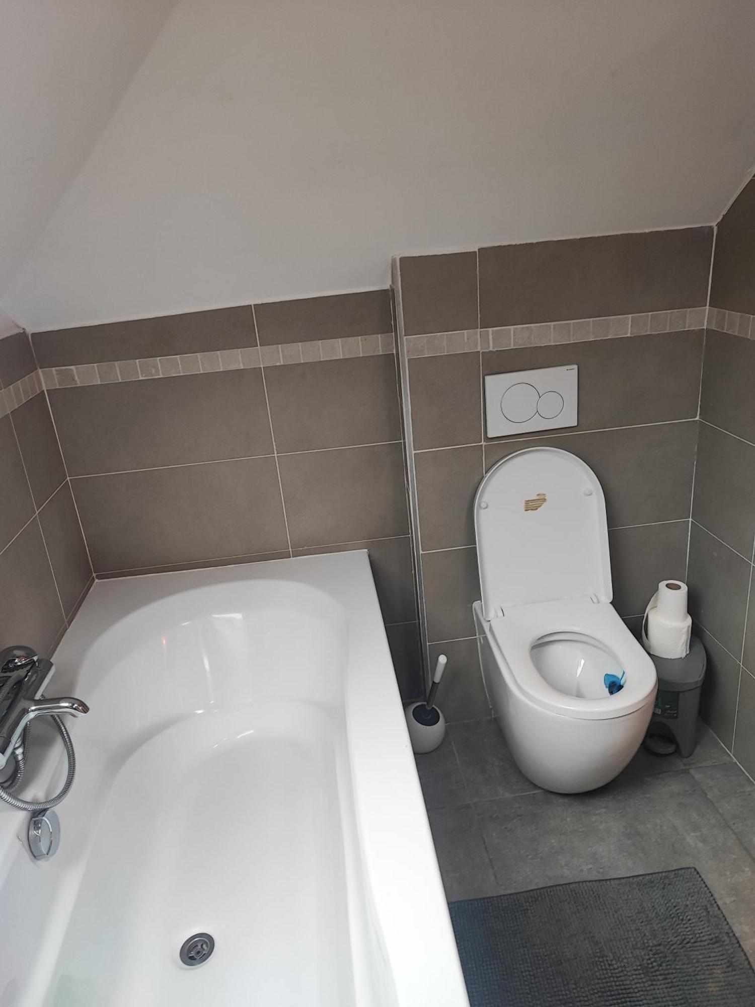 Maison 3 chambres proximité aéroport et grand axes Charleroi Extérieur photo